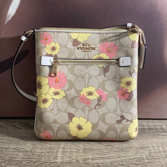 Coach Mini Rowan File Bag Floral Cluster Print NWT - Picture 1 of 9